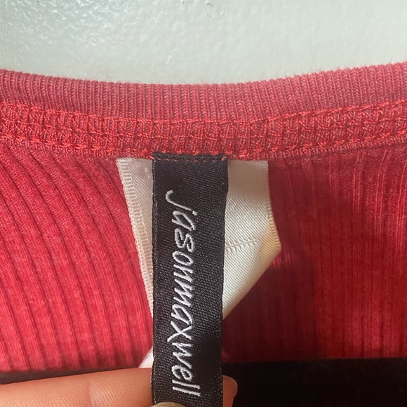 Pink, long sleeve, button up top. Size XL - Picture 3 of 4